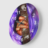 パープルボルテックスギターグリップ ラージ壁時計 (傾斜)