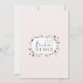 パープルマウヴモダンワイルドフラワーズブライダルシャワー 招待状 (裏面)