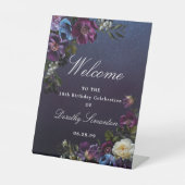 パープルムーディフラワー18誕生日へようこそ 台座サイン (正面)