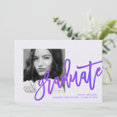 パープルモダングラデーションタイポグラフィフォトグラッドパーティー 招待状 (スタンド正面)