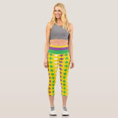 パープルモダングリーンマルディグラスパターン カプリレギンス (正面)