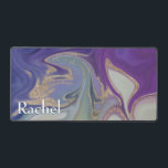 パープルモダングリーン&金ゴールド大理石スワールモノグラム デスクマット<br><div class="desc">紫、緑、ラベンダーグレー、金ゴールド渦巻き大理石の背景を特徴とする美しいデスクマット。シンプルとエレガント。名前を追加して本当に個人的なものにする。贈り物素晴らしをする。Simple Farmhouse Pressによって作成。</div>