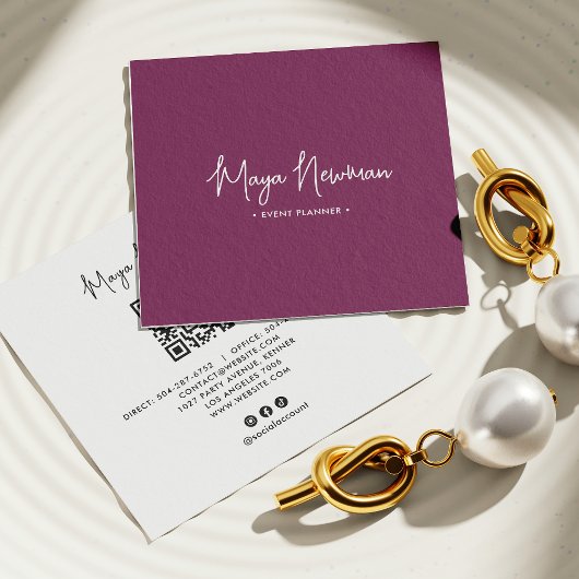 パープルモダンシグネチャーミニマルシックQRコード スクエア名刺