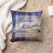 パープルモノグラムのビーチ結婚式ピロー クッション (ブランケット)