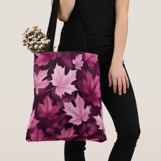 パープルユニークメープルリーフラージショルダートート トートバッグ (クローズアップ)