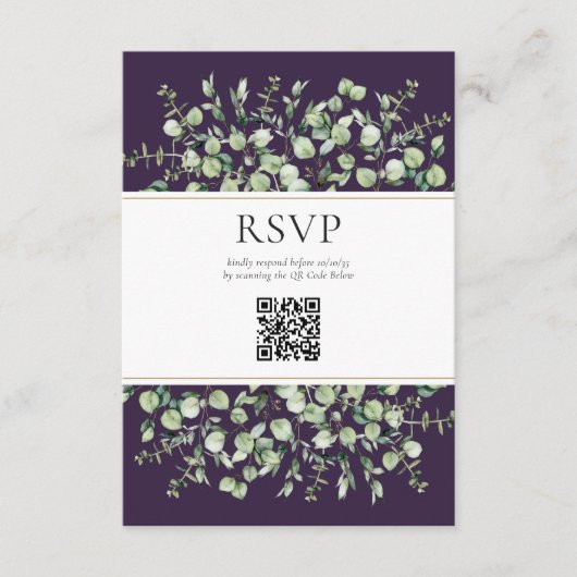 パープルユーカリQRコード結婚式RSVP エンクロージャーカード (正面)