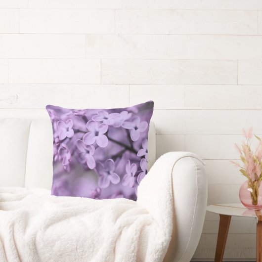 パープルライラックの花の枝 クッション (ソファ)