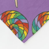 パープルレインボー棒つきキャンデースイートロリーキャンディ フリースブランケット (角)