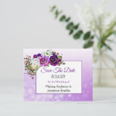 パープルローズブーケ結婚式の日付を保存 案内ポストカード (スタンド正面)