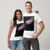 パープルロータス ウォーターリリー Tシャツ (ユニセックス)