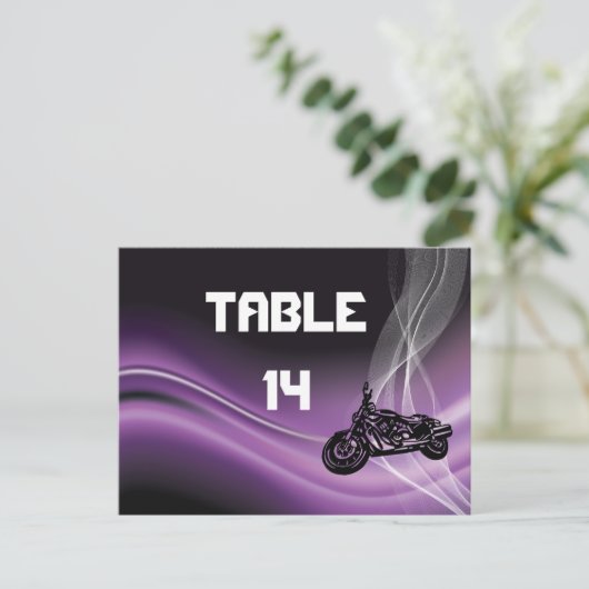 パープルロードバイクもしくは自転車に乗る人結婚のテーブル番号はがき ポストカード (スタンド正面)