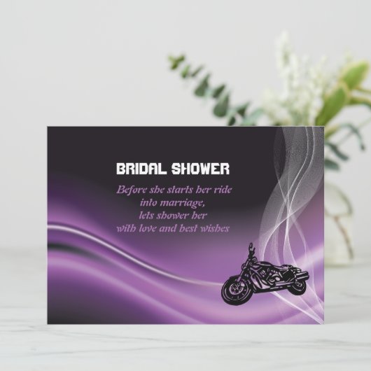 パープルロードバイクもしくは自転車に乗る人結婚のブライダルシャワーへの招待 招待状 (スタンド正面)