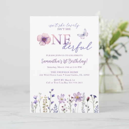 パープルワイルドフラワーオンダーフルファースト誕生日 招待状 (スタンド正面)