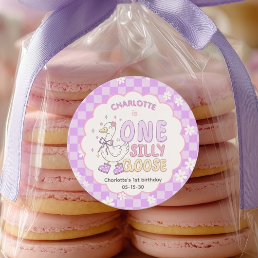 パープルワンシリーガチョウ - 女の子の1歳の誕生日 ラウンドシール
