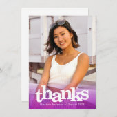 パープル卒業写真はっきりしたタイポグラフィモダン サンキューカード (正面/裏面)