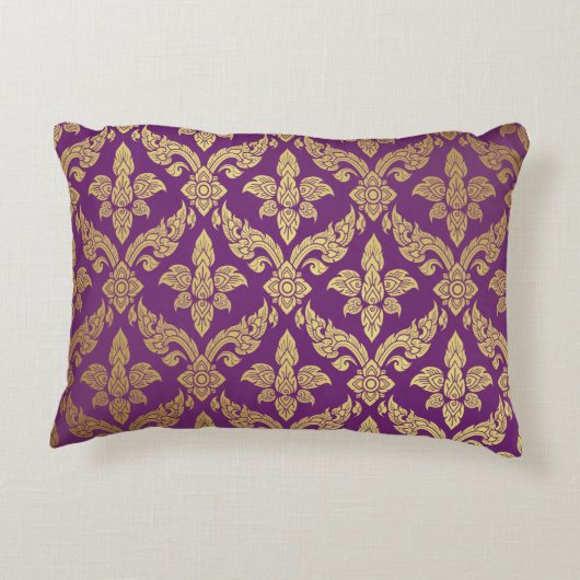 パープル王室の金ゴールドダマスクパターンフルーアモノグラム アクセントクッション (裏面)