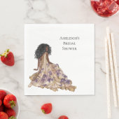 パープル金ゴールドアイリスフローラブライダルシャワーブラックウーマン スタンダードランチョンナプキン (インサイチュ)