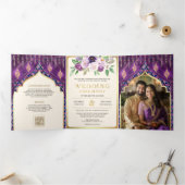 パープル金ゴールドフローラカーテンインディアンヒンドゥー結婚ズ 三つ折り招待状 (内部)