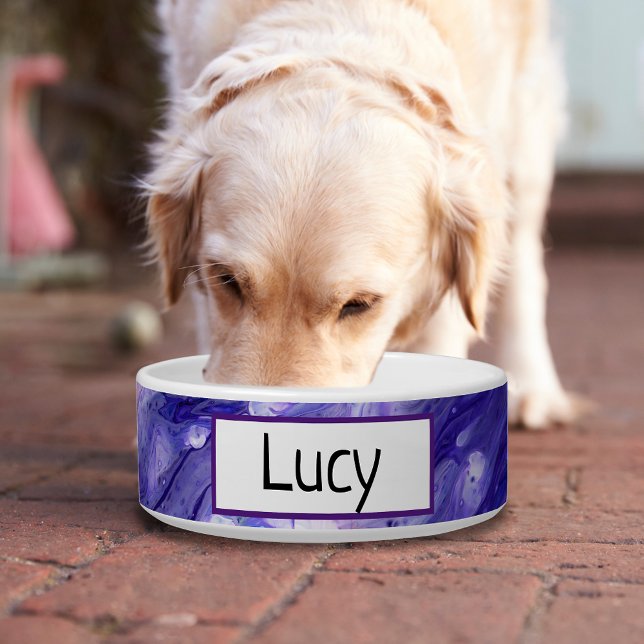 パープル銀河系アクリル系流体注ぎPetの深さ ボウル (This contemporary purple marble artwork is on-trend and provides a decor reminiscent of a galaxy.)