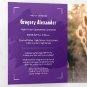 パープル エッジー アブストラクト ブラシストローク フォト 卒業 三つ折り招待状 (内部最初)