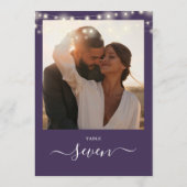 パープル ストリング ライト フォト テーブル ナンバー 招待状 (裏面)