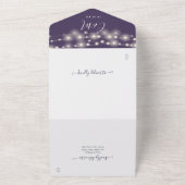 パープル ストリング ライト モダン スクリプト ウェディング オールインワン招待状 (外側)