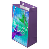 パープル&ティール（緑がかった色）マーメイドテイルはかりで測とファーストネーム スモールペーパーバッグ (裏面アングル)