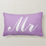 パープル·パークル·パ結婚ーチメントのお土産 ランバークッション<br><div class="desc">愛らしくて素晴らしい、この紫の羊皮紙の枕はあなたの家に気持ちを加えます。 紫の羊皮紙の背景に「Mr.」と付け加えられています。 書前で枕の残りの部分を見て。</div>