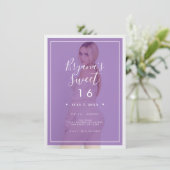 パープル フォト ティント オーバーレイ 2 モダン スウィート 16 招待状 (スタンド正面)