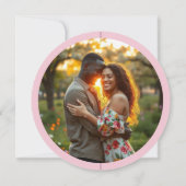 パープル フローラル リング ウェディング セーブ ザ デート カード (裏面)