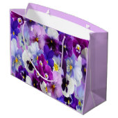 パープル ブルー ホワイト パンジー 花の花の誕生日 ラージペーパーバッグ (裏面アングル)