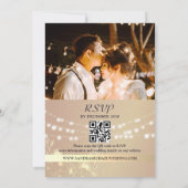 パープル ラスティック ウッド ストリング ライト ウェディング QR コード 招待状 (裏面)