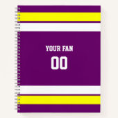 パープル、金ゴールド、ホワイトサッカーチームスパイラル ノートブック (正面)