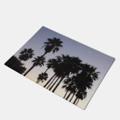 パームと夕暮れトロピカルシーン ドアマット (アングル)