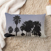パームと夕暮れトロピカルシーン ランバークッション (ブランケット)