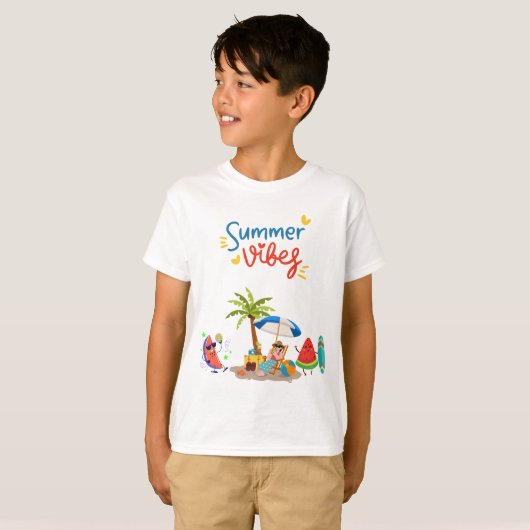 パームの下でリラックスするキュートなスイカのキャラクター Tシャツ (正面フル)