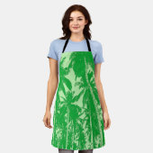 パームツリーズデザインイングリーン エプロン (着用した状態)
