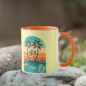 パームツリートロピカルレトロサンセットフリップフロップスモノグラム マグカップ