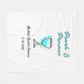 パールとプロセッコのウェディングシャワー 青 黒 ネーム フリースブランケット (正面(横))