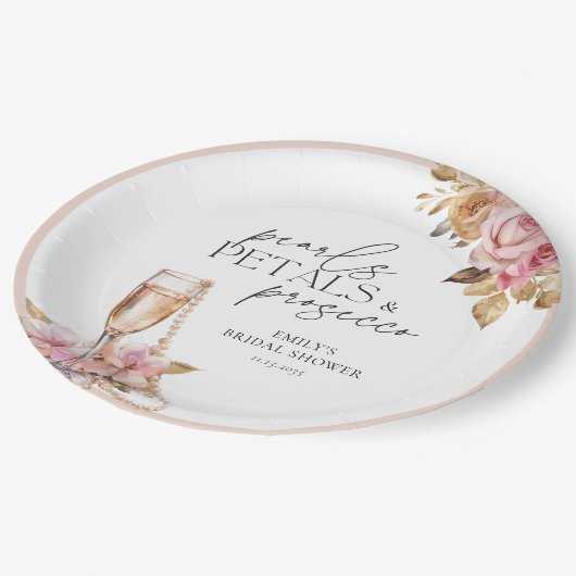 パールと花びらとプロセッコの花のブライズシャワー ペーパープレート (アングル)