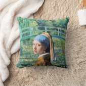 パールイヤリングと女の子、水のユリ池 クッション (ブランケット)