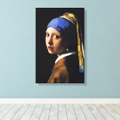 パールイヤリングカンバスラップを持つ女の子 キャンバスプリント (インサイチュ (ウッドフロア))