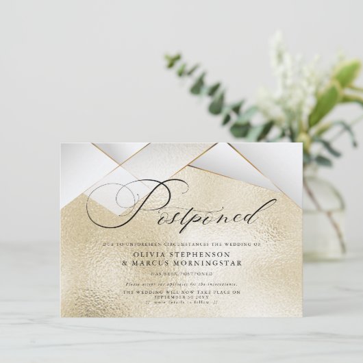 パールファセット付きモダンゴールド　延期された結婚式 招待状 (スタンド正面)