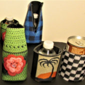 パールボタン付きピンクの花ライトグリーンクロシェ ボトルクーラー