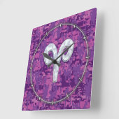 パールライクアリーズシンボルオンピンクデジタル迷彩柄 スクエア壁時計 (傾斜)