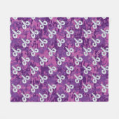 パールライクアリー〔占星術の〕十二宮図サインピンクカモフラージュ フリースブランケット (正面(横))