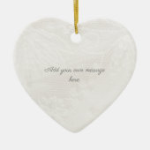 パール&クリームレースハートバンティンビンテージウェディング セラミックオーナメント (正面)