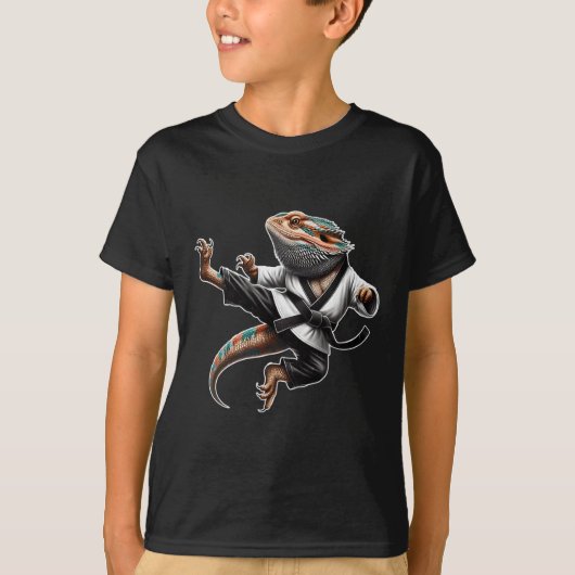 ヒゲトカゲ空手道飛び蹴りポーズサムライ忍者 Tシャツ (正面)