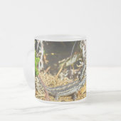 ヒゲベビートカゲの生物学 フロストグラスマグカップ (正面左)