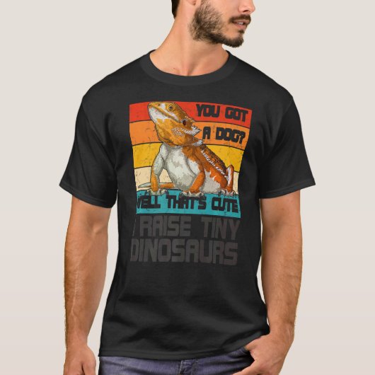ヒゲ竜のレトロ私は小さな恐竜を育てる Tシャツ (正面)